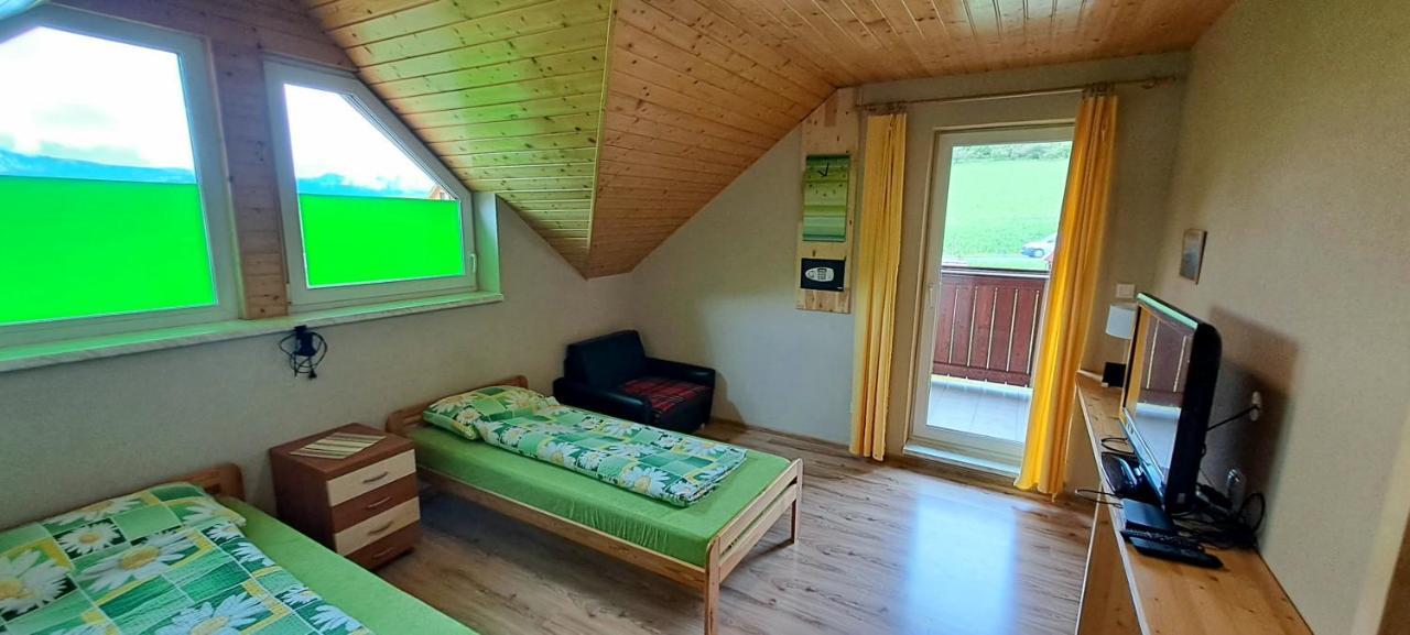 Ubytovanie U Huberta Bešeňová Buitenkant foto