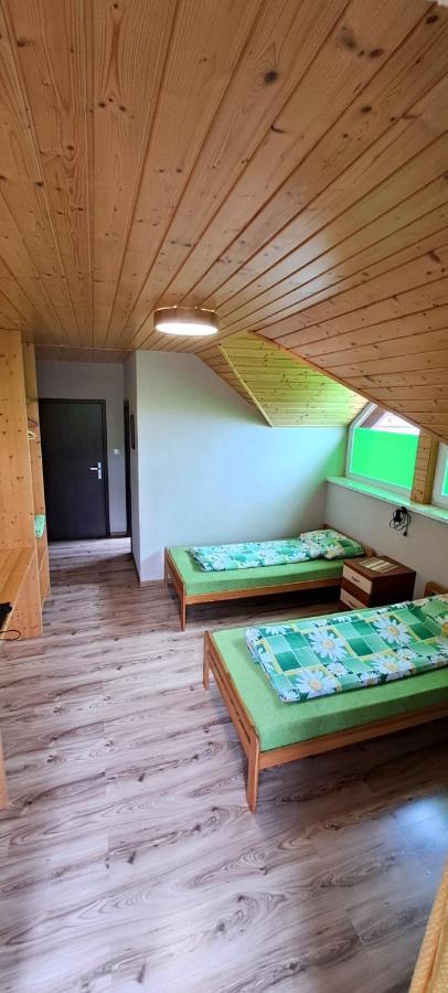Ubytovanie U Huberta Bešeňová Buitenkant foto