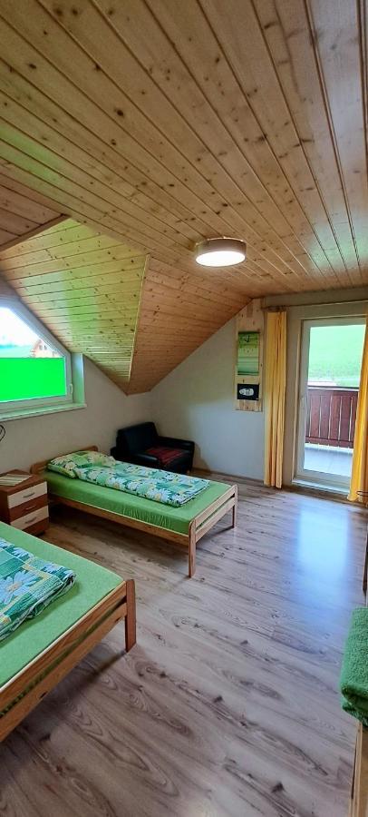 Ubytovanie U Huberta Bešeňová Buitenkant foto