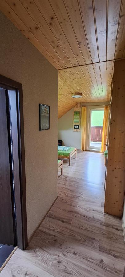 Ubytovanie U Huberta Bešeňová Buitenkant foto